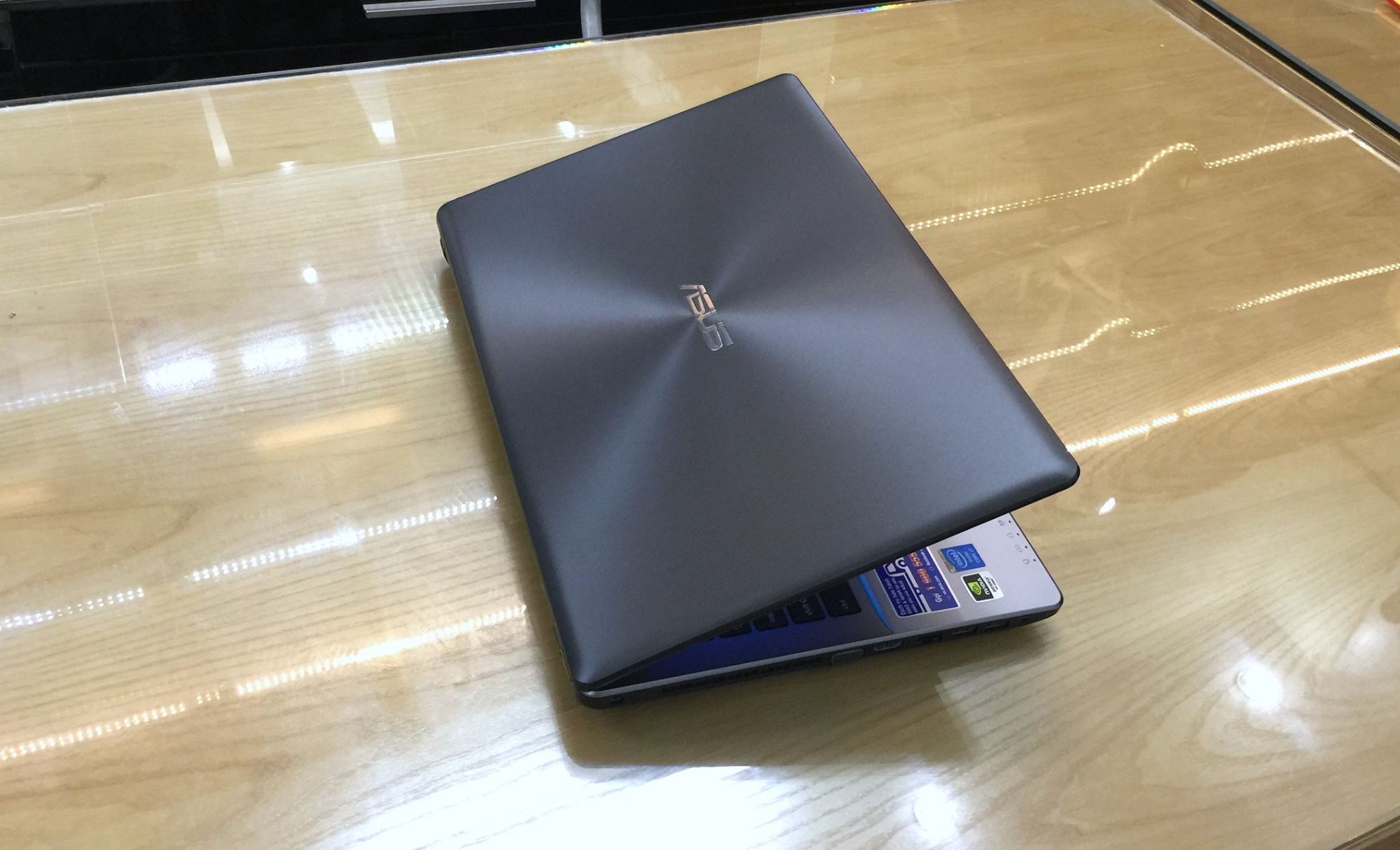 Laptop Asus x550lb-1.jpg